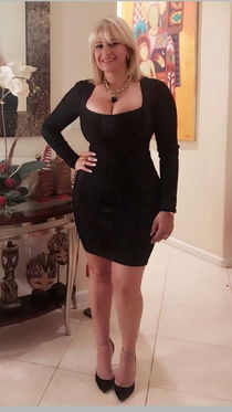 Hot teen (18+) in this