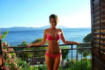 Petite Canadian masseuse
